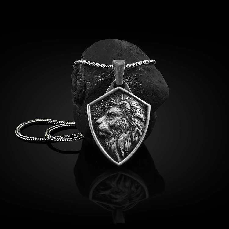 Серебряный кулон "Гривистый лев" 133192 от ювелирного магазина Оникс