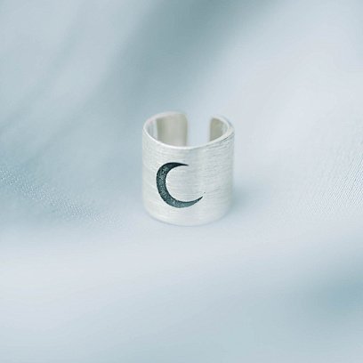 Срібна сережка-каффа "Місяць" (матова) 122703l №3