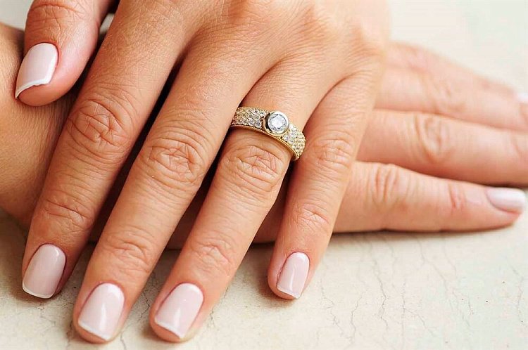 Жіноча каблучка (фіаніти) к01671ж від ювелірного магазину Онікс - 5