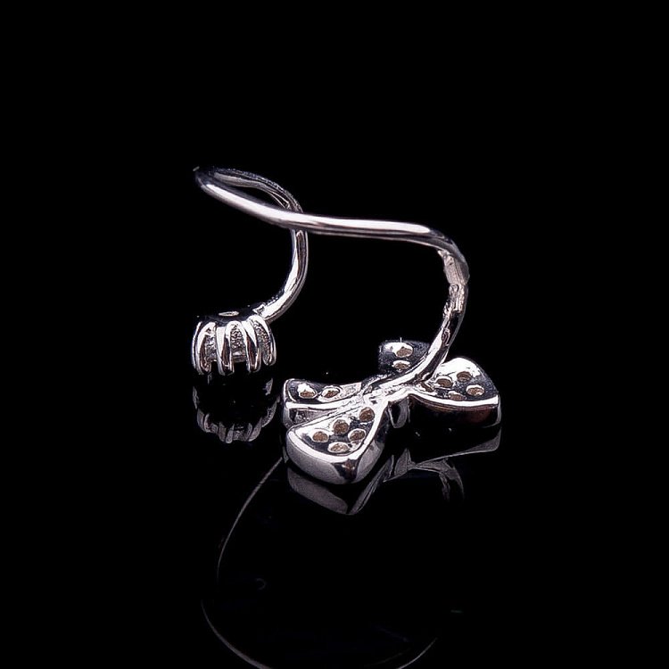 Срібна сережка-каффа "Метелик" з фіанітами 121708 від ювелірного магазину Онікс - 2