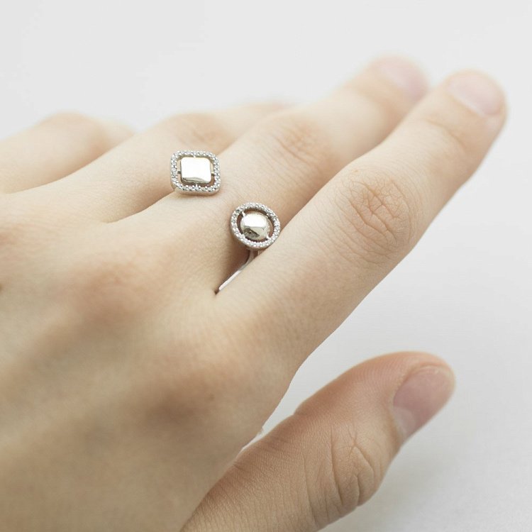 Золоте колечко "Конюшина" (фіаніти) к04809 - 1 Золоте колечко "Конюшина" (фіаніти) к04809 від ювелірного магазину Онікс - 1