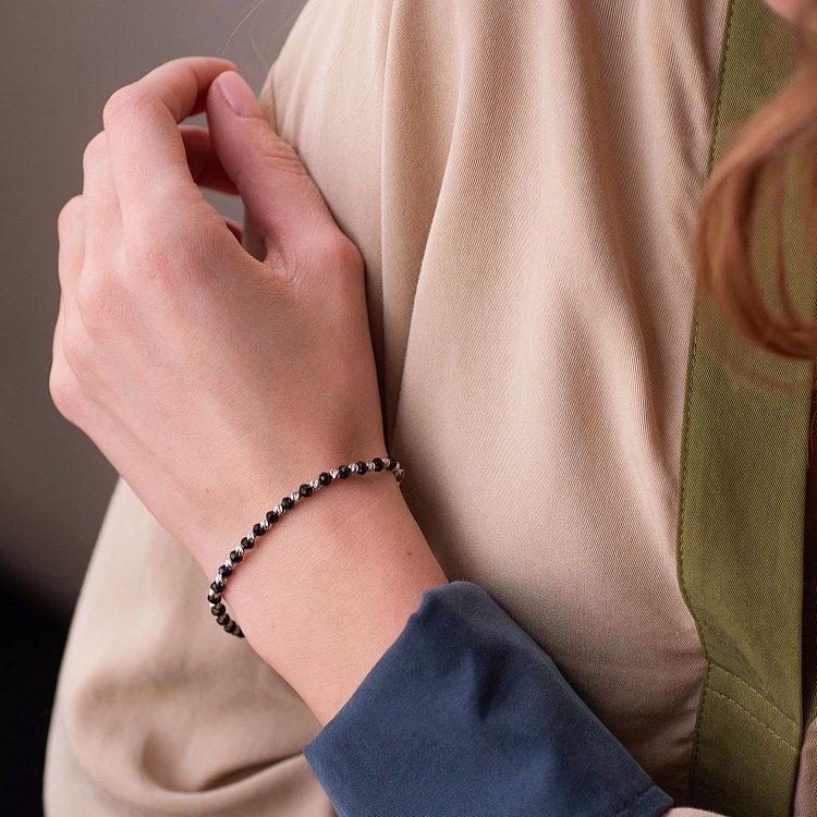 Серебряный браслет Шарики с ониксом 141537 от ювелирного магазина Оникс - 2