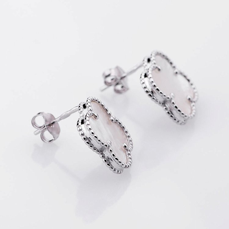 Сережки з перламутром (родій) "Конюшина" 121541 від ювелірного магазину Онікс - 2