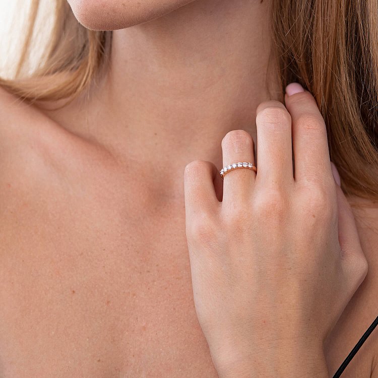 Золота каблучка "Ніколь" з діамантами 101-10098(2.5)к від ювелірного магазину Онікс - 1