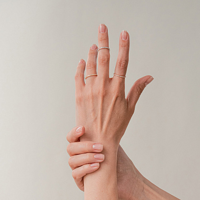 Каблучка з доріжкою каменів в червоному золоті к08277 №6