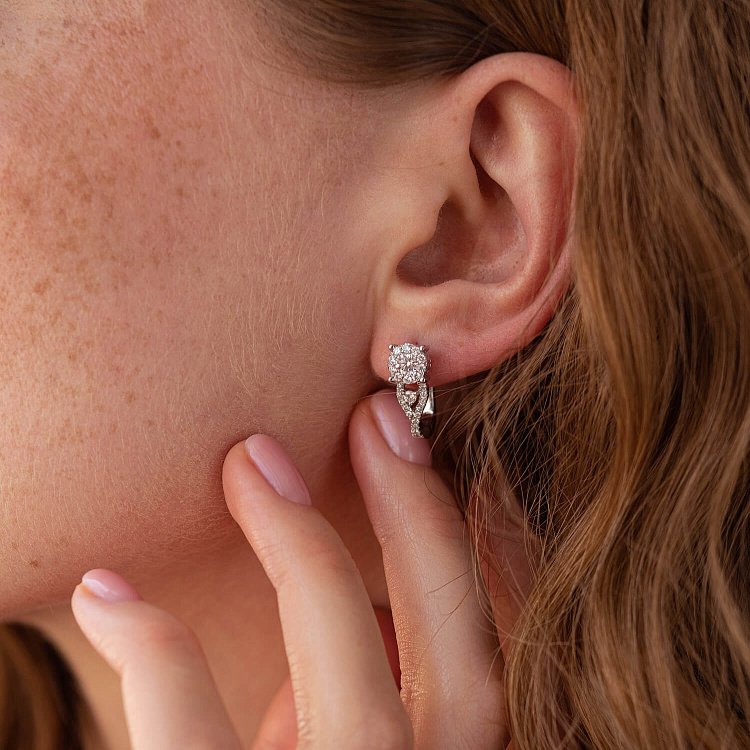 Серьги в белом золоте с бриллиантами с478 - 1 Серьги в белом золоте с бриллиантами с478 от ювелирного магазина Оникс - 1