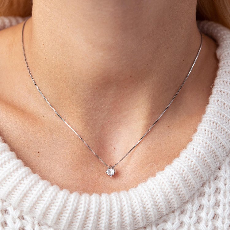 Серебряное колье с фианитом 18748 от ювелирного магазина Оникс - 1