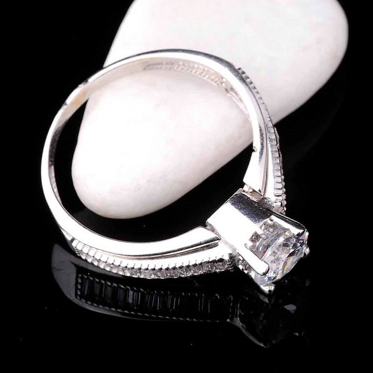 Золотое кольцо из белого золота (фианиты) к01491ж от ювелирного магазина Оникс - 3