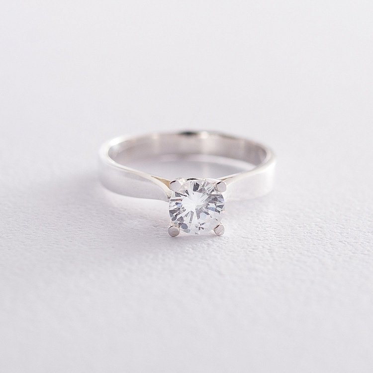 Серебряное кольцо с фианитом 111028 от ювелирного магазина Оникс - 1