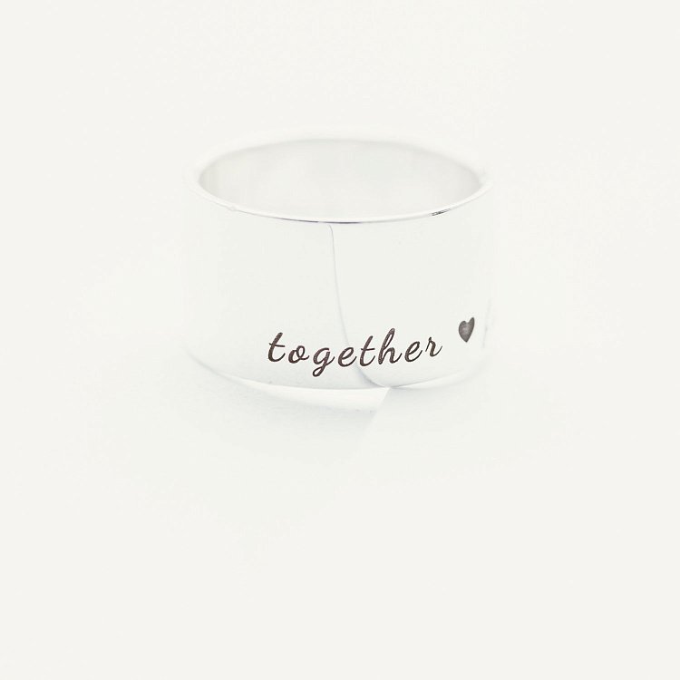 Серебряное кольцо с гравировкой "Together forever" 112143ф - 6 Серебряное кольцо с гравировкой "Together forever" 112143ф от ювелирного магазина Оникс - 6