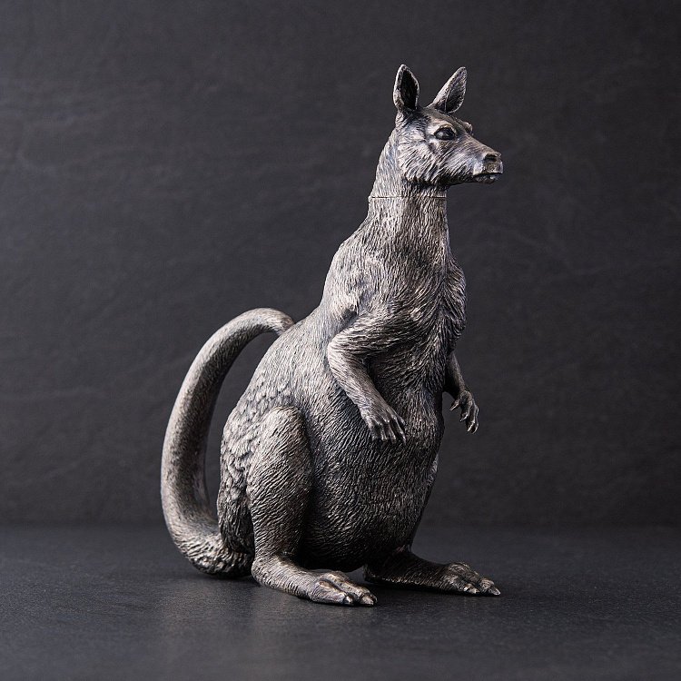 Срібна фігура ручної роботи "Кенгуру" 23163 від ювелірного магазину Онікс