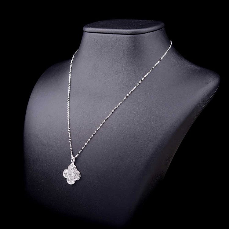 Серебряное колье с фианитами 18285 от ювелирного магазина Оникс - 2