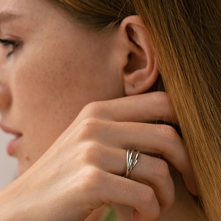 Золота каблучка "Кругообіг" (потрійна) к07642 від ювелірного магазину Онікс - 10