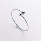 Жорсткий браслет "Кульки" у білому золоті б05817 от ювелирного магазина Оникс