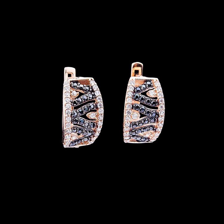 Золоті сережки з фіанітами с03219 від ювелірного магазину Онікс