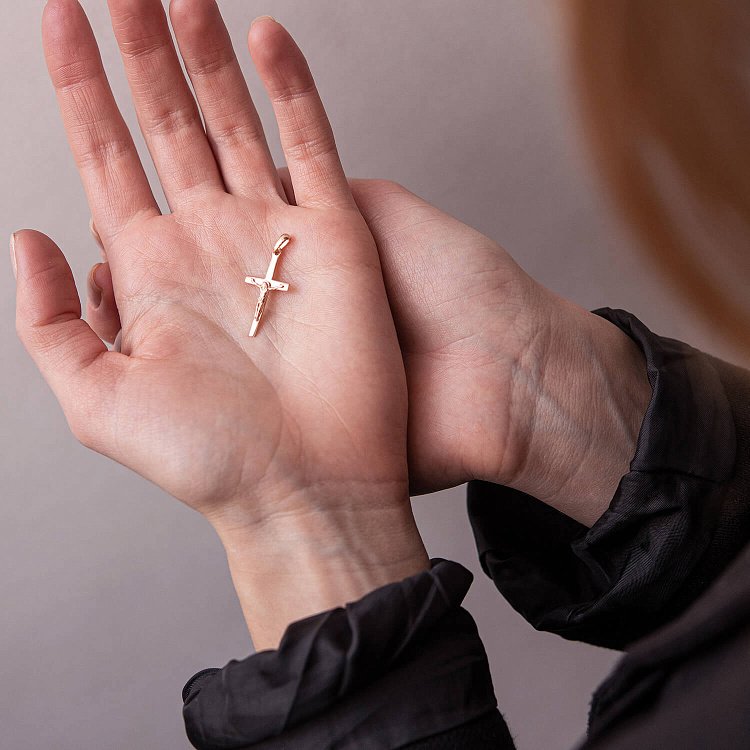 Золотий хрестик з розп'яттям п01834 від ювелірного магазину Онікс - 3