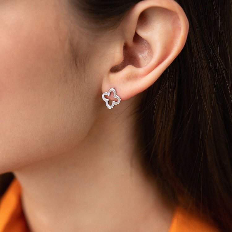 Сережки - пусети "Конюшина" в білому золоті с06987 від ювелірного магазину Онікс - 4