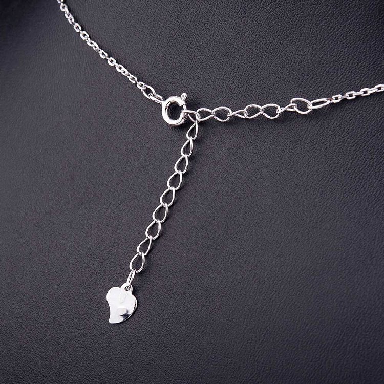 Срібне кольє "Конюшина" з фіанітами 18307 - 1 Срібне кольє "Конюшина" з фіанітами 18307 від ювелірного магазину Онікс - 1