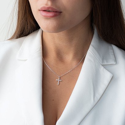 Колье "Крестик" в серебре с фианитами 181060