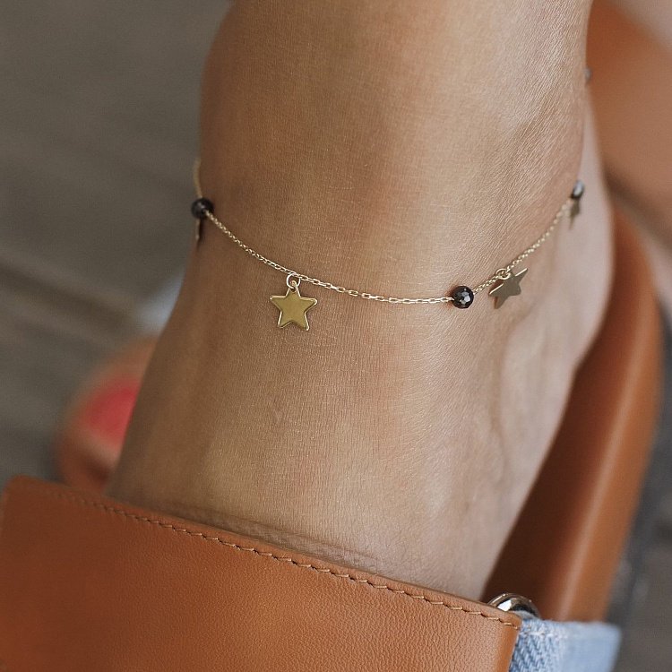 Золотой браслет "Звездочки" на ногу (фианиты) б04886 от ювелирного магазина Оникс - 2