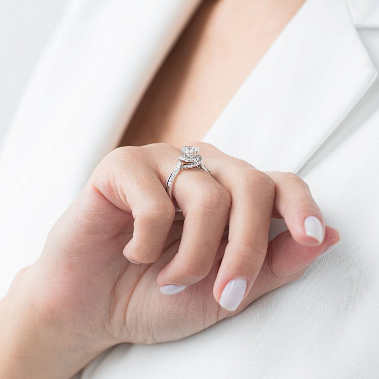 Золотое кольцо с бриллиантами кб0227 - 3 Золотое кольцо с бриллиантами кб0227 от ювелирного магазина Оникс - 3