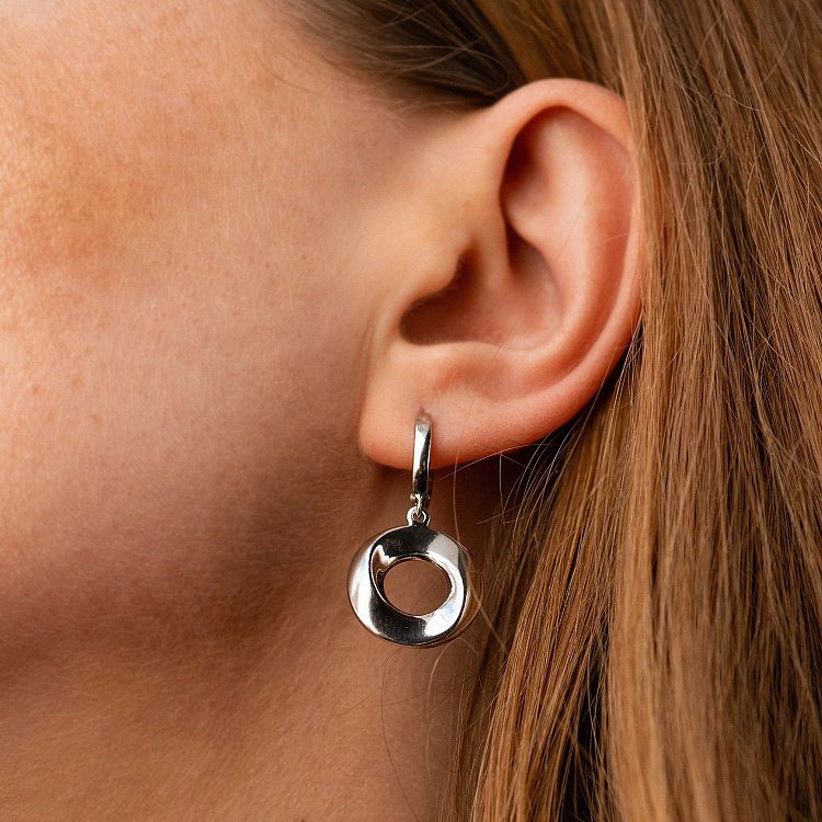 Срібні сережки "Сяйво" 122866 від ювелірного магазину Онікс