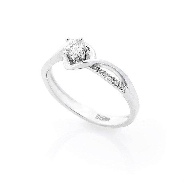 Заручальна каблучка з діамантами кб03032 від ювелірного магазину Онікс