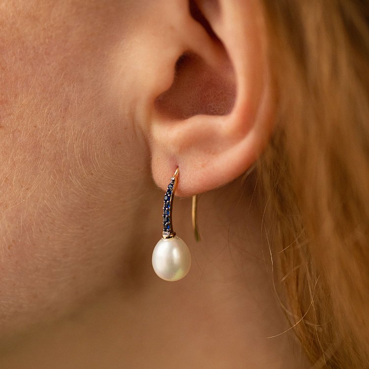 Золотые серьги - петельки "Оливия" с жемчугом и фианитами с08515 от ювелирного магазина Оникс - 1