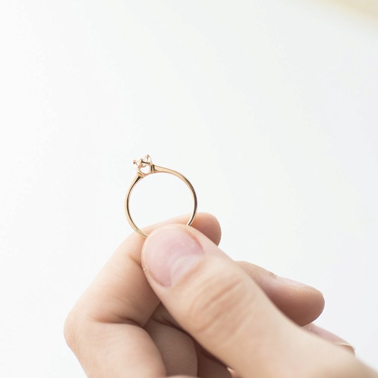 Золота заручальна каблучка з діамантом кб0153 - 4 Золота заручальна каблучка з діамантом кб0153 від ювелірного магазину Онікс - 4