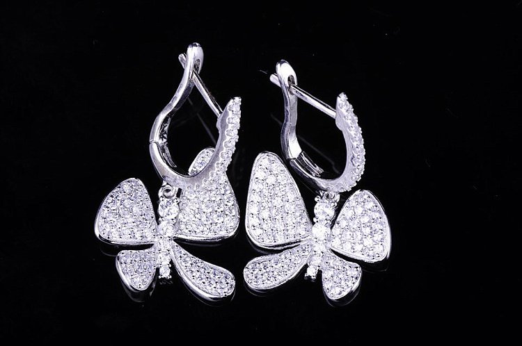 Жіночі сережки "Метелик" (фіаніти, родій) 121317 від ювелірного магазину Онікс - 1
