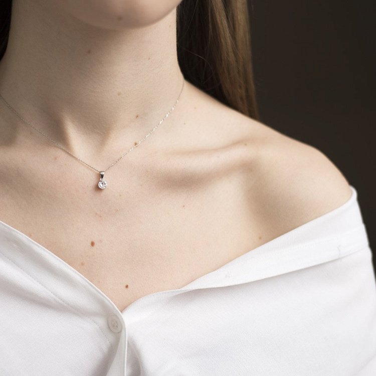 Серебряный кулон с фианитом 132782 от ювелирного магазина Оникс - 2