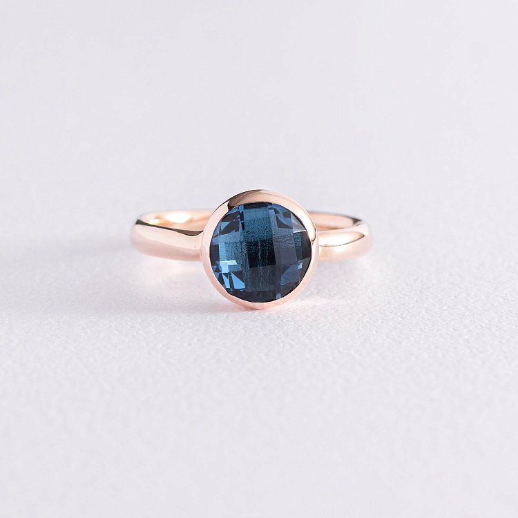 Золота каблучка (синій фіаніт) к06835 від ювелірного магазину Онікс