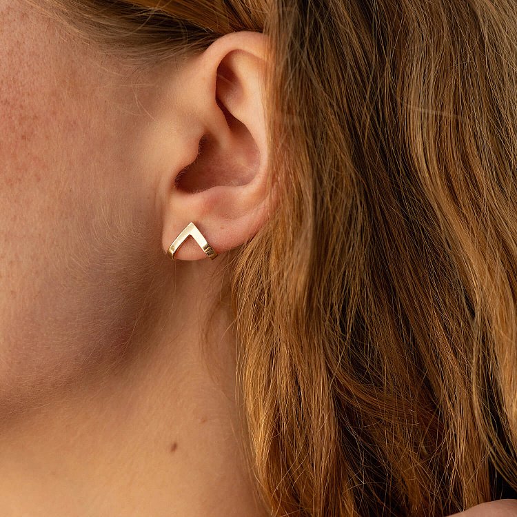 Сережки - пусети "Акцент" в жовтому золоті с07572 від ювелірного магазину Онікс - 13