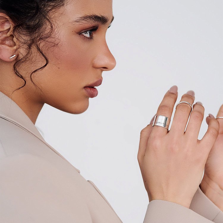 Серебряные серьги-пусеты в стиле минимализм 122489 от ювелирного магазина Оникс - 13