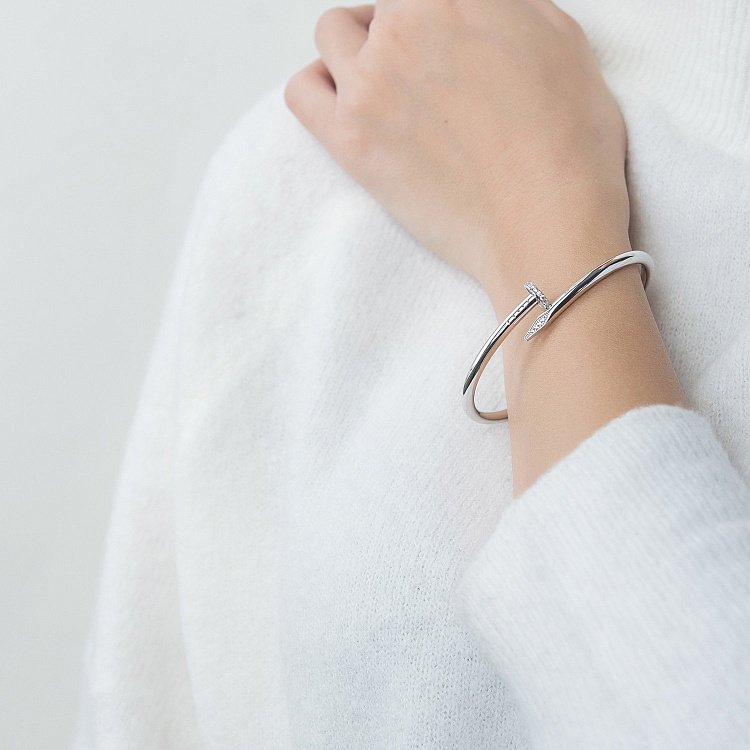 Золотий браслет "Цвях" з фіанітами б02097 від ювелірного магазину Онікс - 1