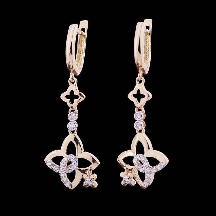 Золоті сережки "Конюшина" з фіанітами с04405 від ювелірного магазину Онікс