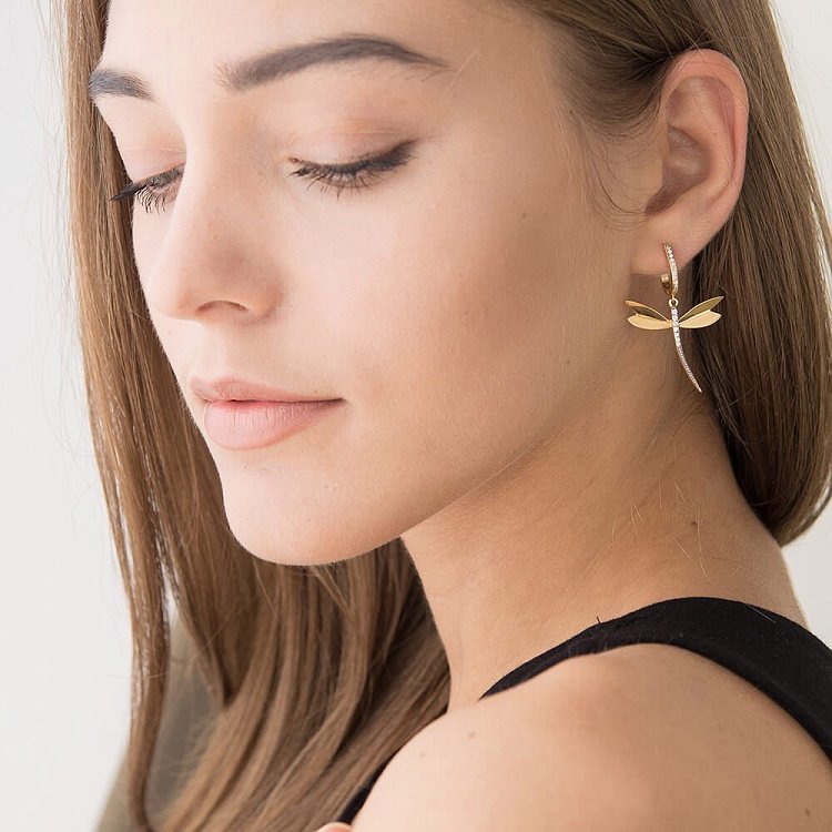 Золотое кольцо с фианитами к03251 от ювелирного магазина Оникс - 6