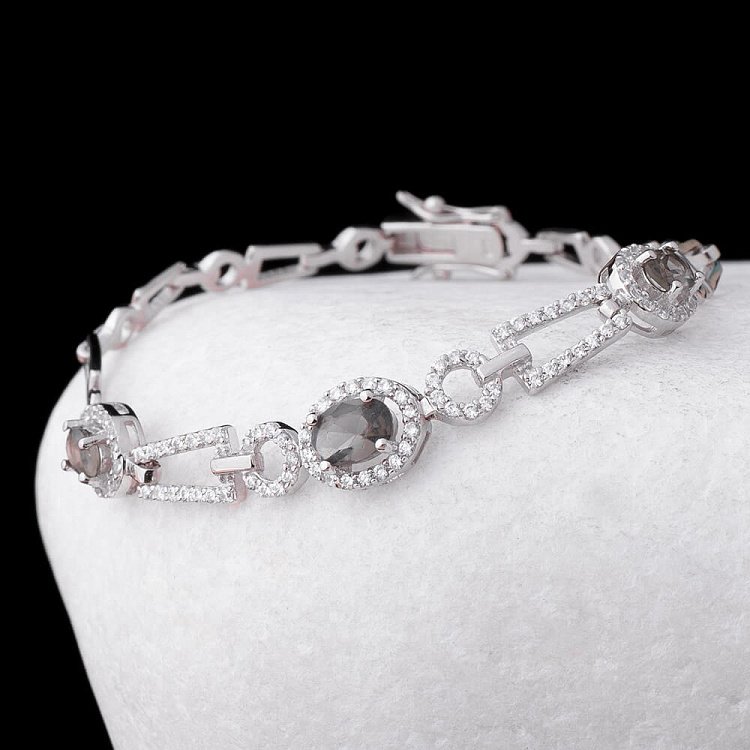 Родированный браслет (синтетическая шпинель, фианиты) б02 от ювелирного магазина Оникс - 1