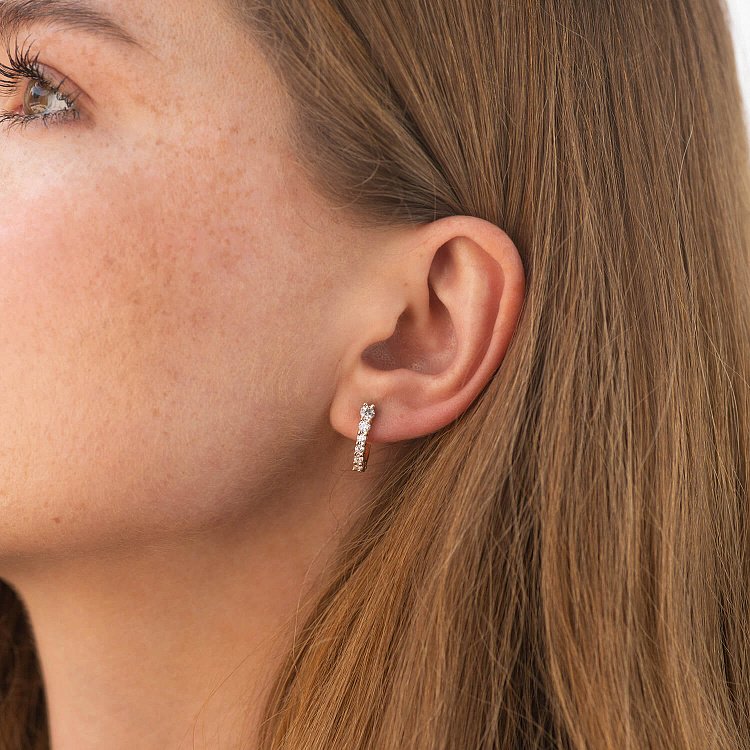 Сережки "Erika" з фіанітами (жовте золото) с09065 від ювелірного магазину Онікс - 1