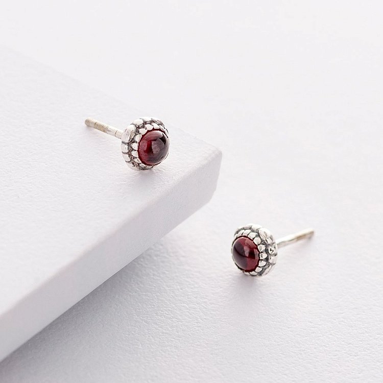 Срібні сережки - пусети (піроп) 122178 від ювелірного магазину Онікс - 4