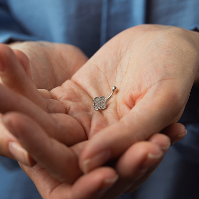 Серебряный пирсинг в пупок "Клевер" (фианиты) 26018 №2