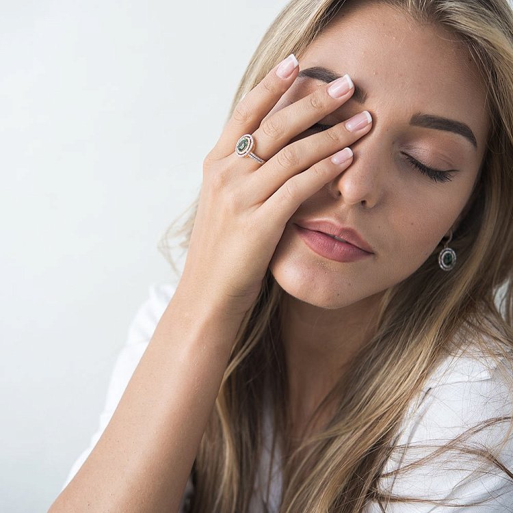 Золотое кольцо с празиолитом и фианитами к04649 от ювелирного магазина Оникс - 5