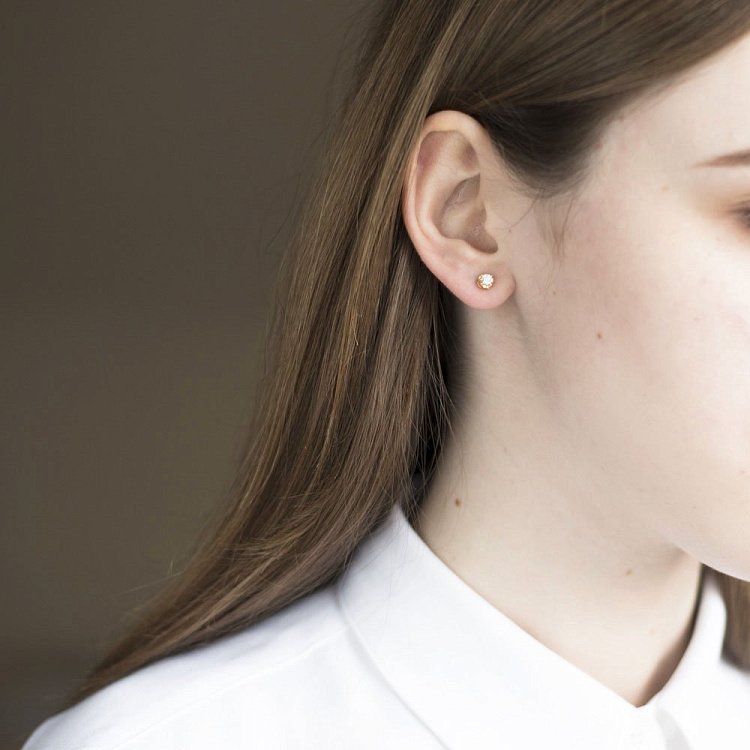 Золоті сережки-пусети з діамантами сб0274ar від ювелірного магазину Онікс - 3