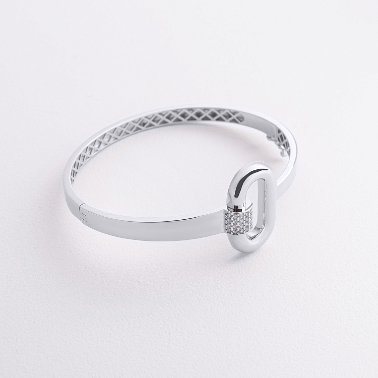 Жесткий браслет "Alice" в белом золоте (фианиты) б05748 от ювелирного магазина Оникс - 1