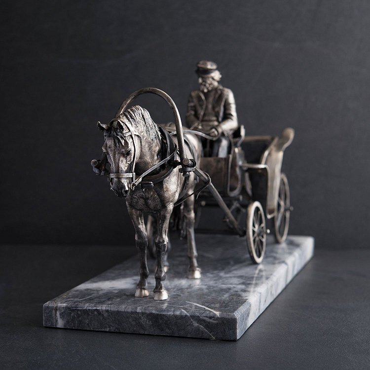 Срібна фігура ручної роботи извозчик від ювелірного магазину Онікс - 1