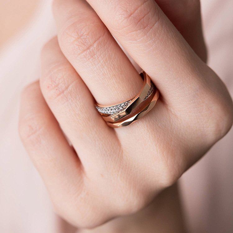 Золота каблучка з фіанітами к05468 від ювелірного магазину Онікс - 5