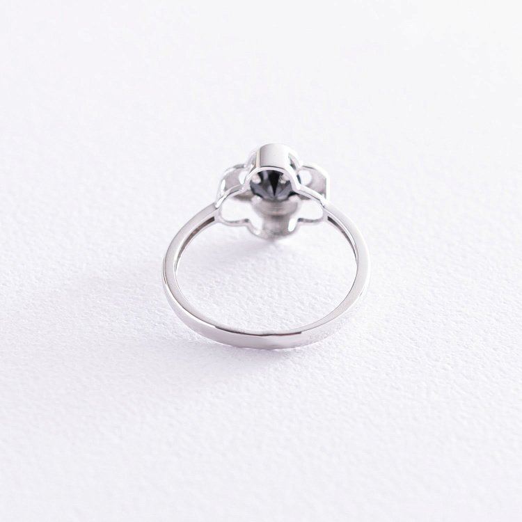 Каблучка "Конюшина" з чорним фіанітом (біле золото) к05351 від ювелірного магазину Онікс - 2