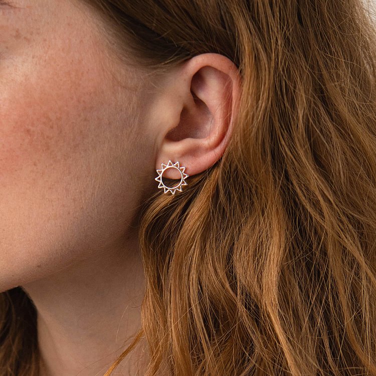 Срібні сережки - пусети "Сонце" 123205 від ювелірного магазину Онікс - 5