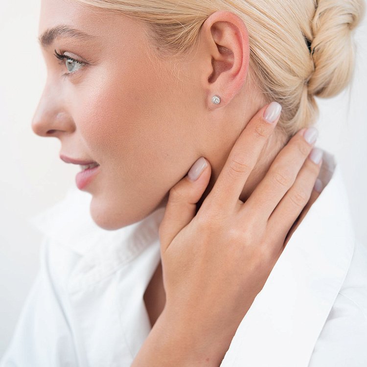 Золотые серьги - пусеты с бриллиантами 102-10121(3.0) от ювелирного магазина Оникс - 1