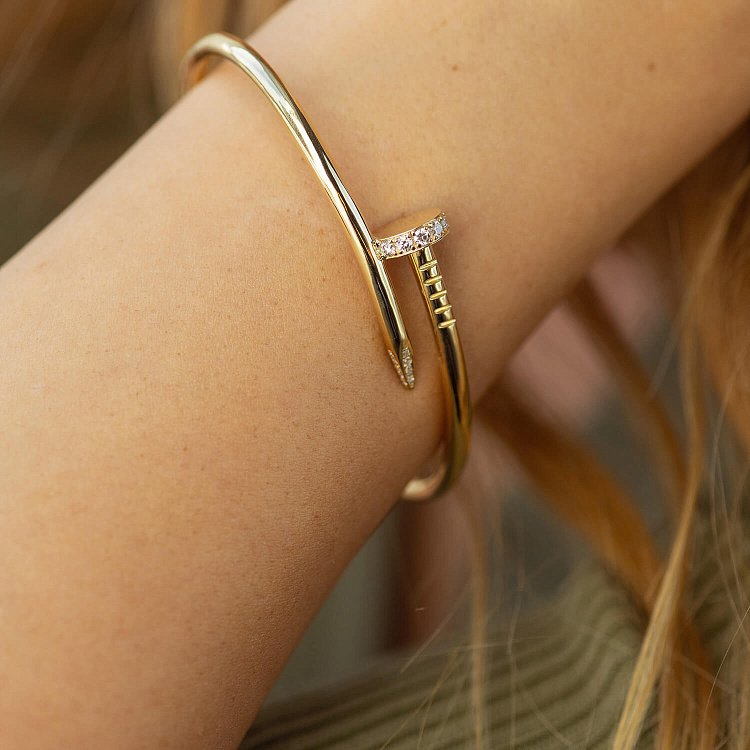 Жорсткий золотий браслет "Цвях" (діаманти) бб0035м від ювелірного магазину Онікс - 5